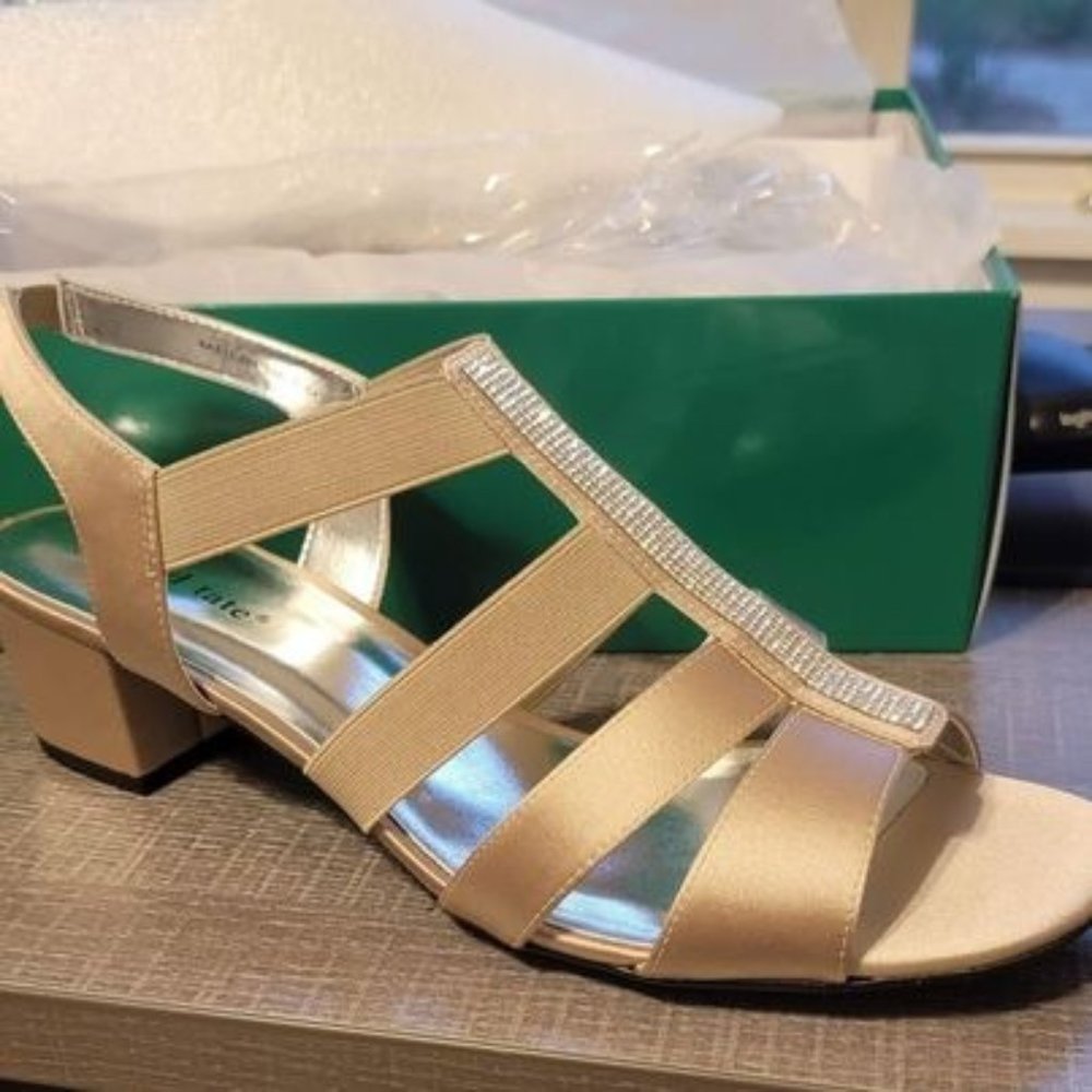 Size 12 W David Tate Champagne Sandals